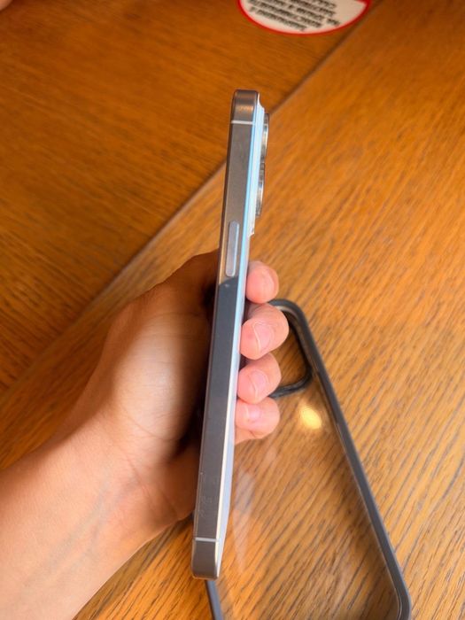 Продавам iPhone 15 Pro Max 256 GB