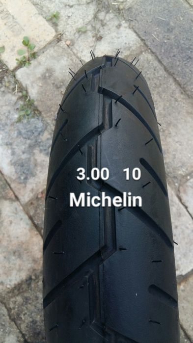 O bucată 110/90/3.00/2.75 100/90/80 R 10 moto - una Bridgeston Micheli