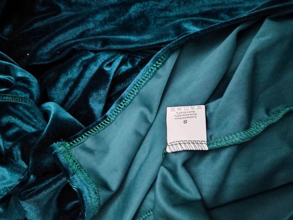 Шикарное велюровые платье