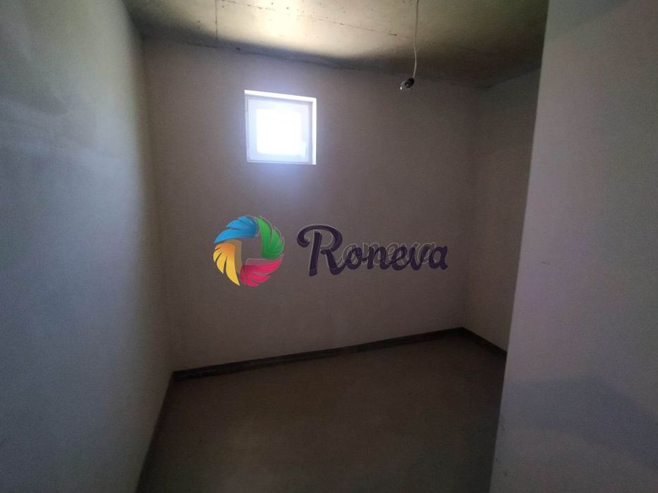 Продава се Тристаен апартамент в Варна, Възраждане 1 - 128 кв.м за 498 €/кв.м - Снимка #8