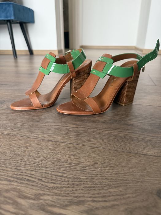 Sandale din piele cu toc