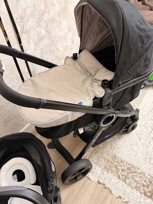 Продам коляску трансформер бренд chicco