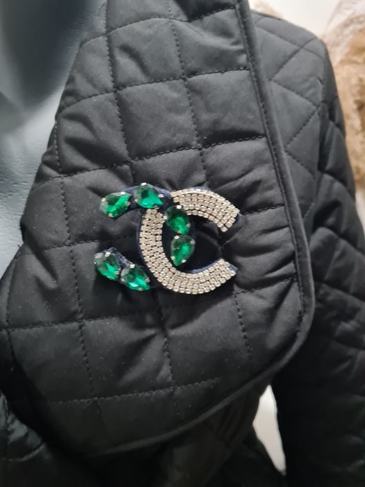 Brosa strasuri - verde smarald și argintiu