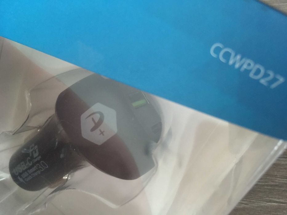 incarcator fast charge usb 3 si C pt. telefoane, tablete la masina 12V