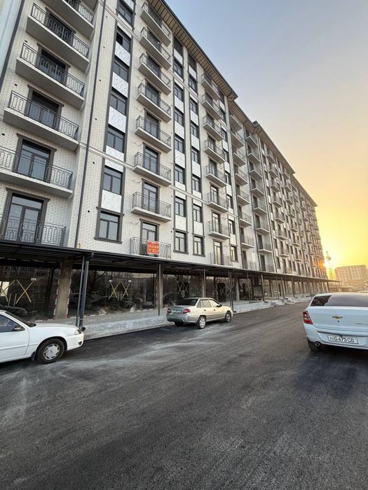 Срочно продается в чирчик 10 микрарайон рядом карвон базар