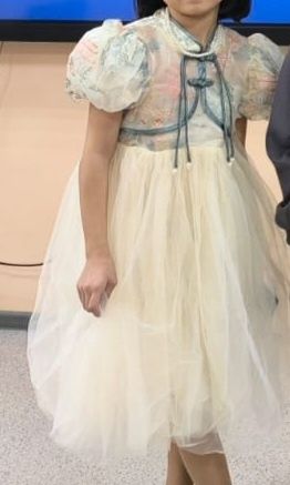 Срочно продам детский платье для девочек