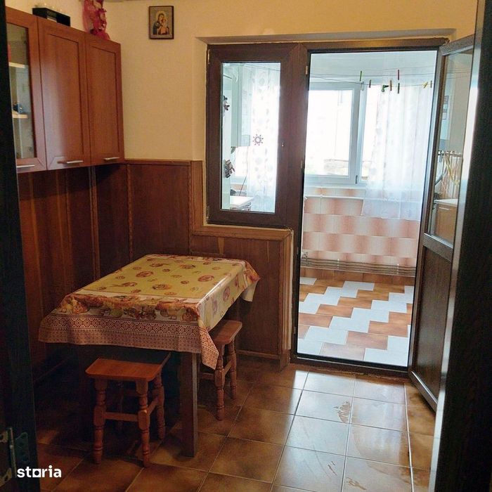 Apartament 2 camere, decomandat, foarte spaţios, mobilat, Unirii Nord