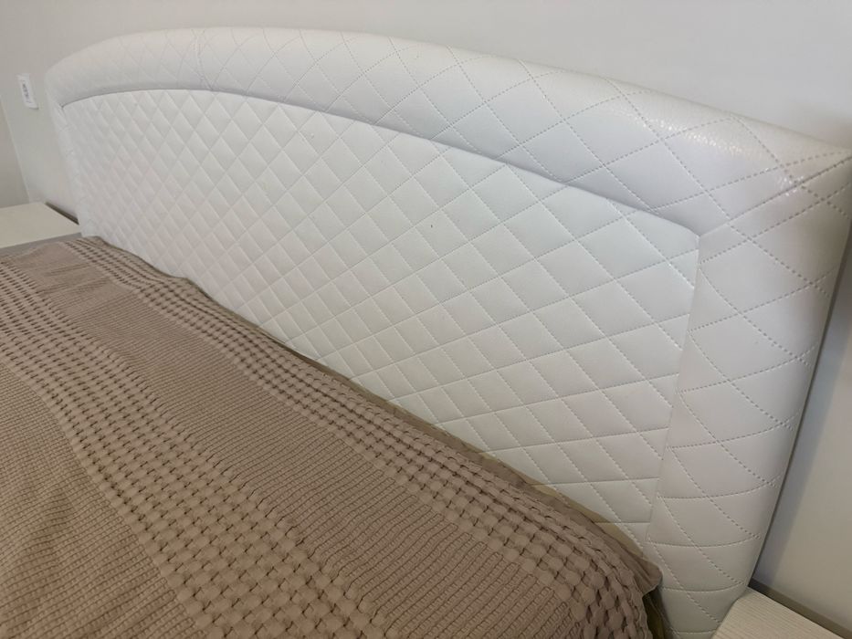 Кровать 150*200 белая эко кожа