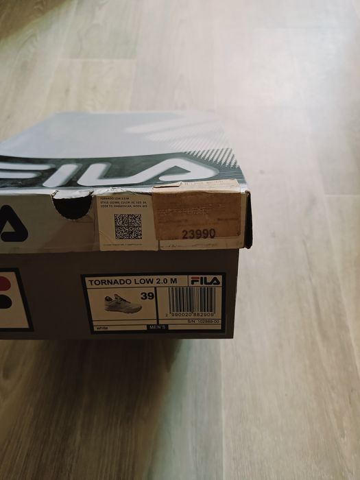 Продам кроссовки Fila