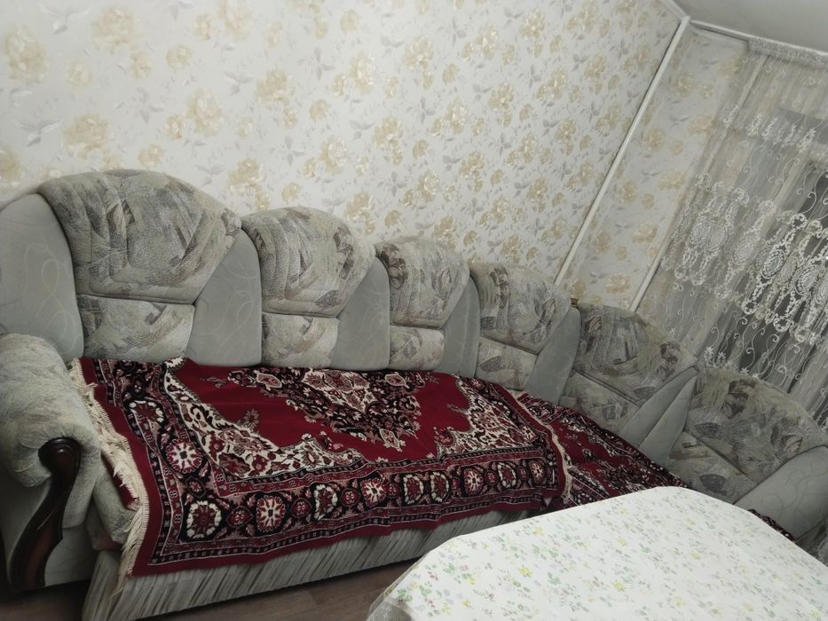 Отдам бесплатно угловой диван