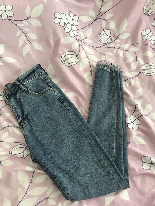 Джинсы с разными фасонами