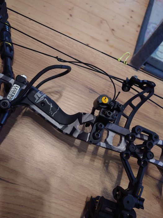 Bear Kuma 30  345fps лък