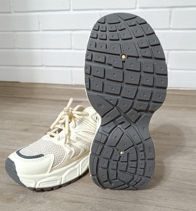 Кросовки женские