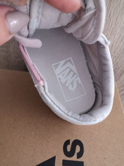 Детски гуменки ZARA и Vans за момиченце