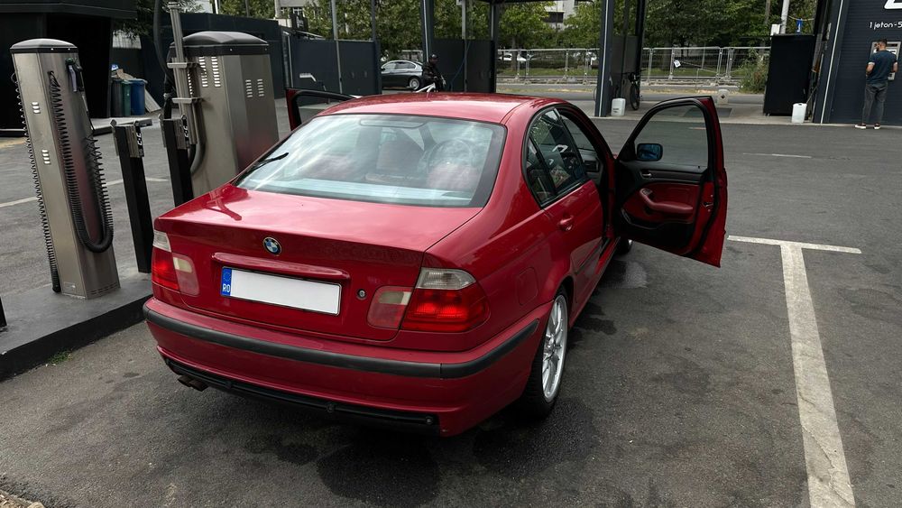 BMW E46 328i Sedan M-Tech 1