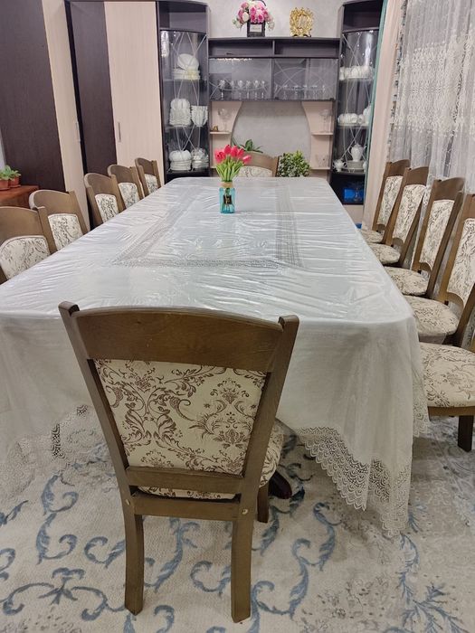 Стол со стульями