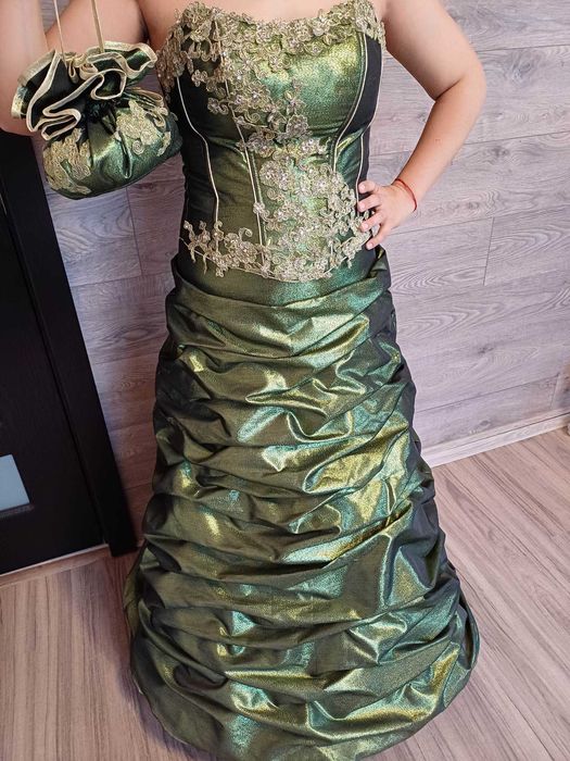 Абитюренска рокля