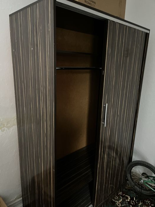 Продаеться шкафф
