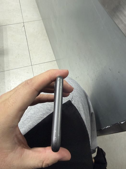 Айфон 11………………….