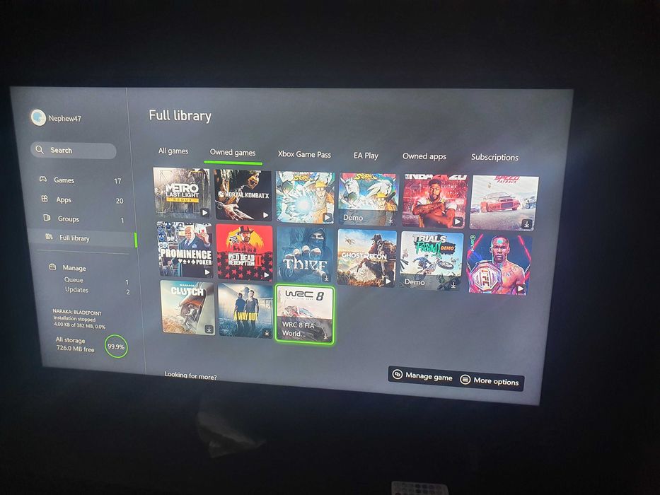 Vand consola Xbox One S de 1tb + 2 manete si 14 jocuri