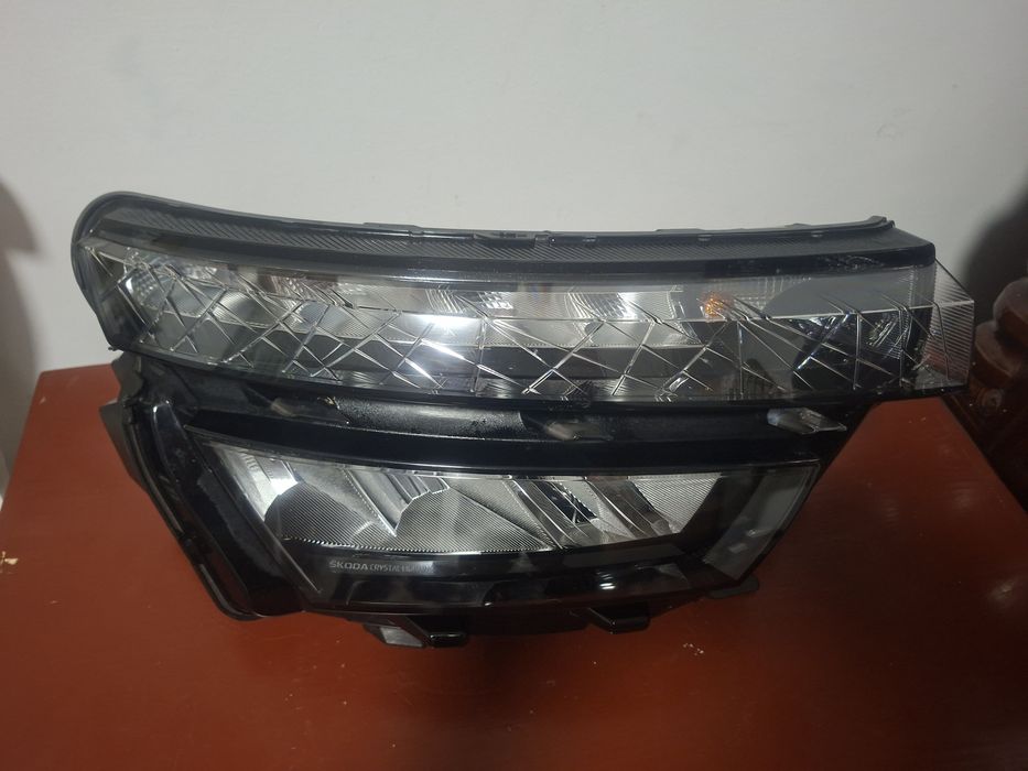 Far Kamiq dreapta led stare impecabila