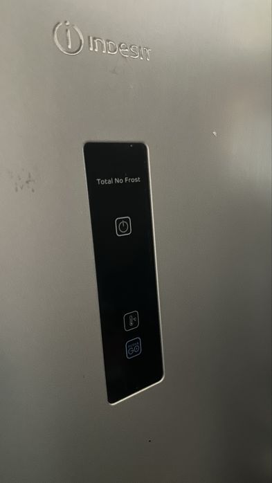 Холодильник Indesit