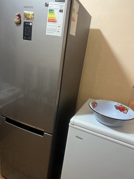 Холодильник samsung продается