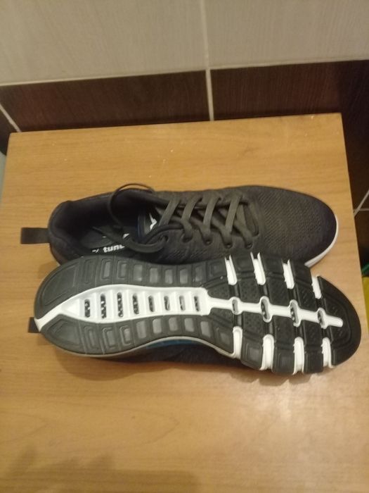 Мужские кроссовки