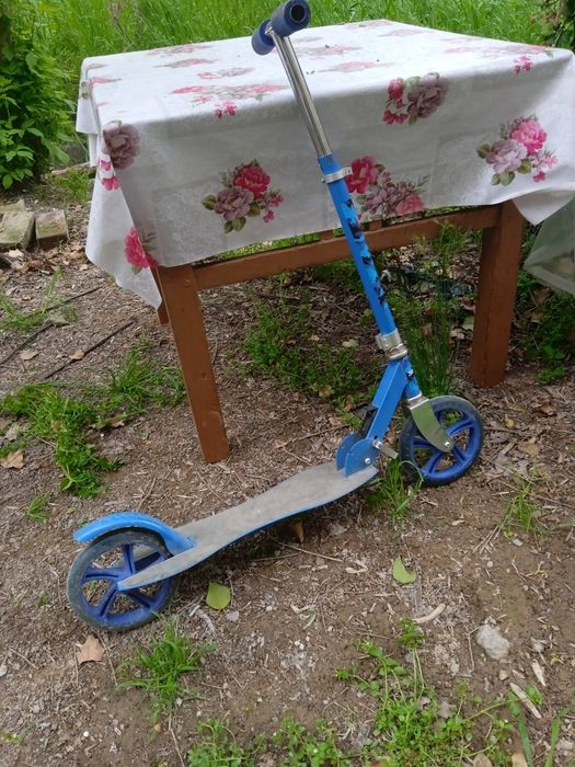 Продается детский велосипед и самокат