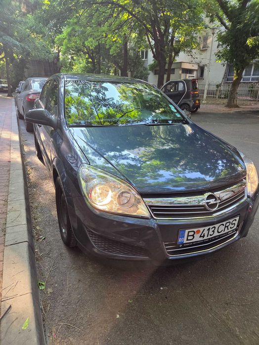 Opel Astra H Sedan