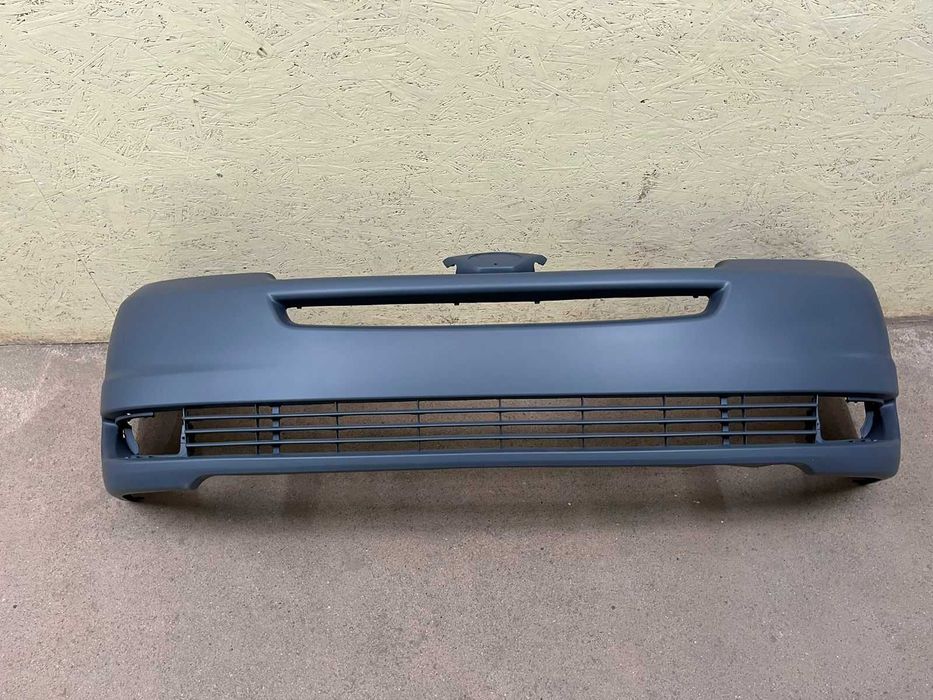 Бампер на Тойота Сиенна Сиена  2004- (Тайвань) / Toyota SIENNA 2009