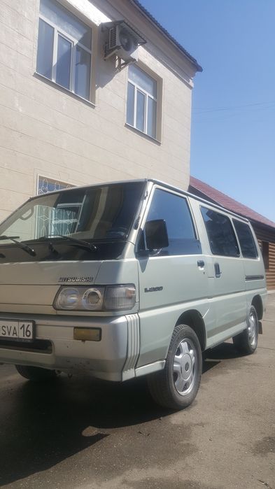 Митсубиши л300 минивен