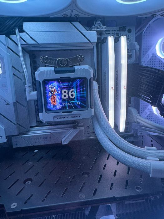 Okazie ‼️white Aio Display LCD- 2 ventilatoare RGB - NOU