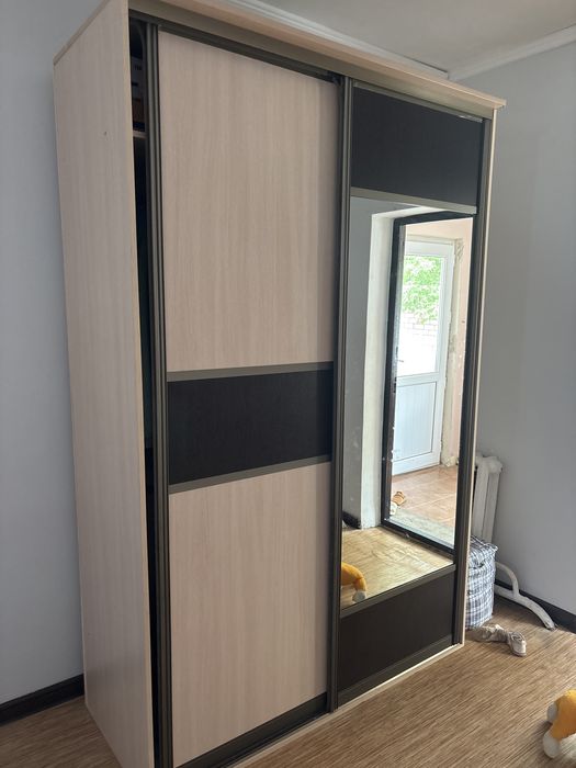 Продам шкаф в прихожую