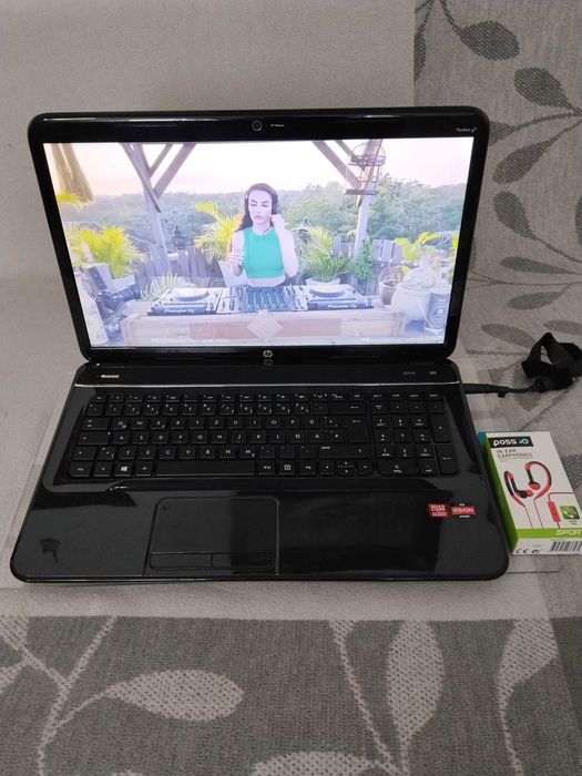 Vînd HP cu AMD A8 Quad procesor care se mișcă binișor/17 inch/6Gb ram