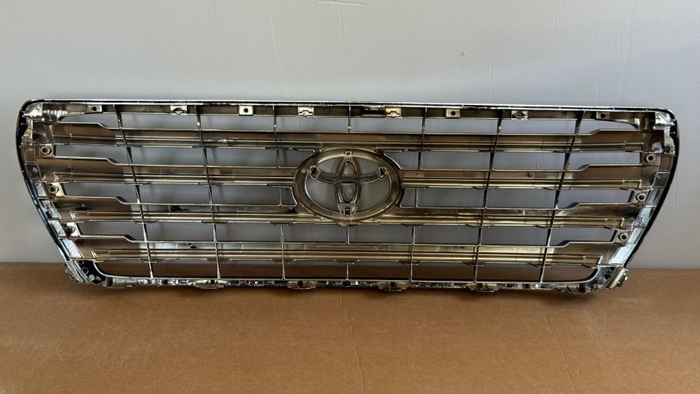 Решетка радиатора Land Cruiser 200 рестайлинг