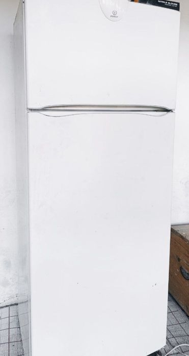 Vitrina holadilnik+ oddiy ikkalasi 350$