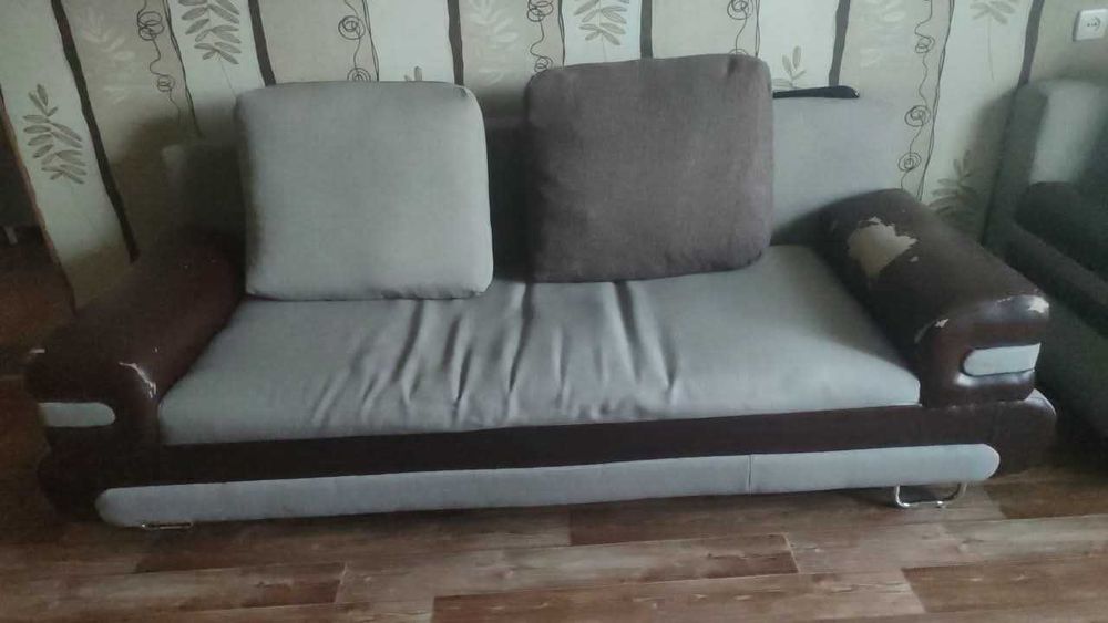 Отдам даром раскладной диван + кресло