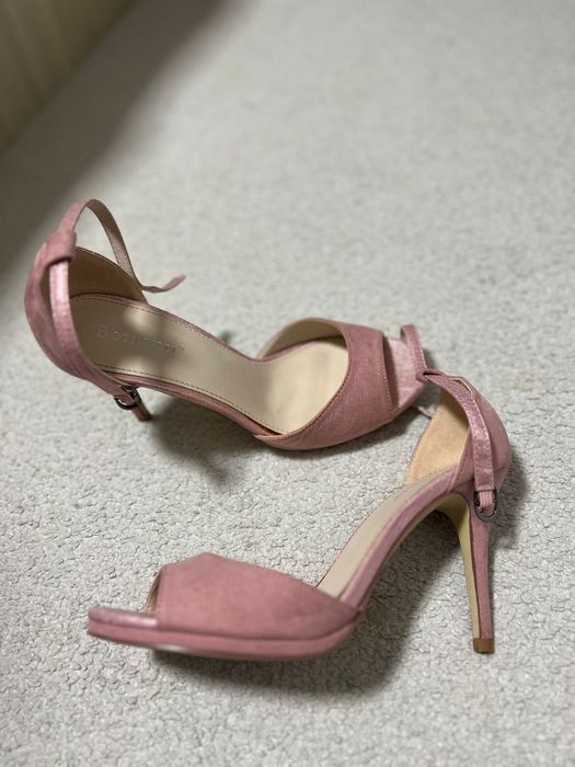 Sandale roz pudră, mărimea 40,purtate o singură dată