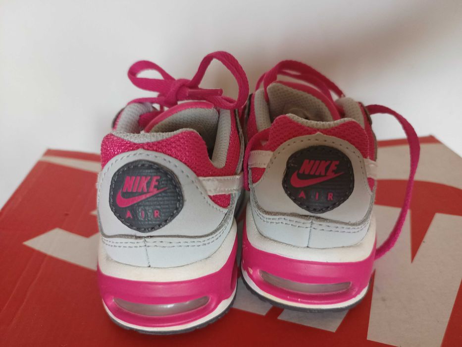 Маратонки Nike Air и Adidas 21 номер