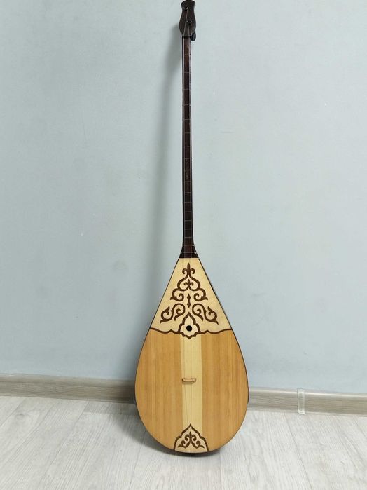 Домбыра профессиональная