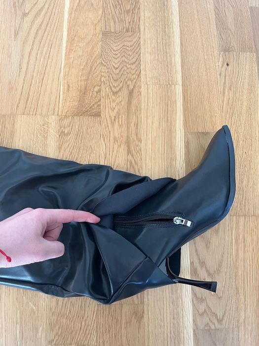 Черни ботуши с тънък ток- чисто нови