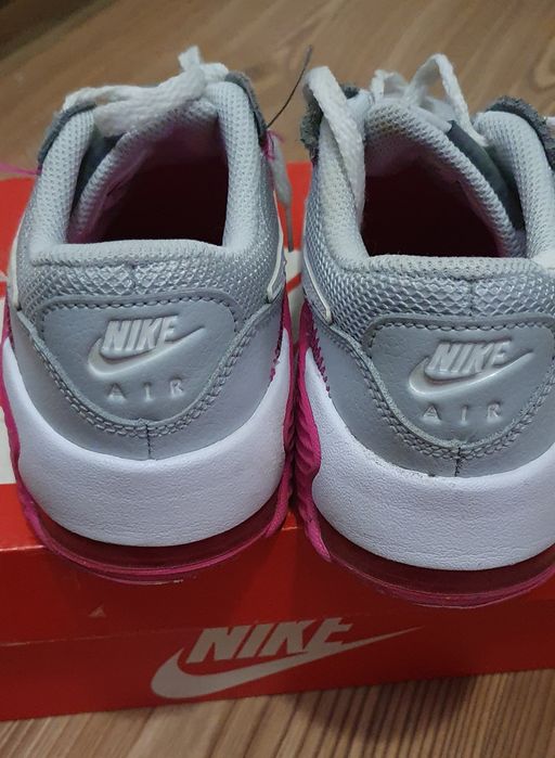 Adidasi Nike air max  32