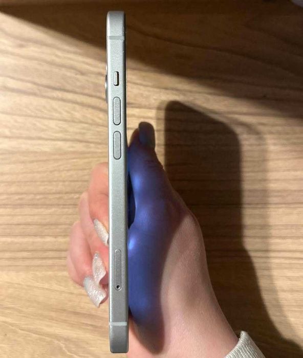 Iphone 15 , folosit in stare foarte buna