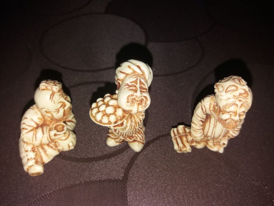 Стари фигурки -азиатски мотиви