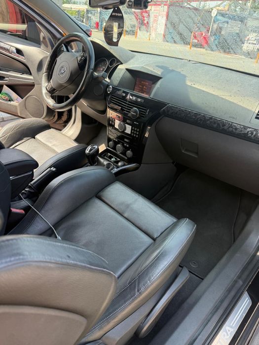Vând Opel Astra GTC - 1.6 Benzină