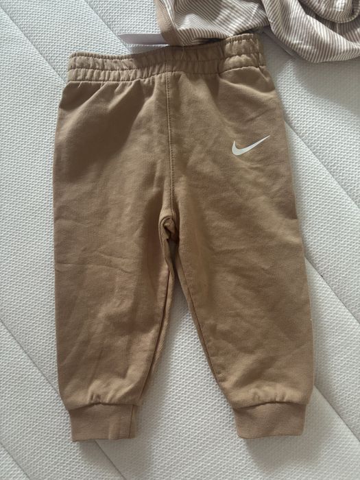 Бебешки комплект Nike