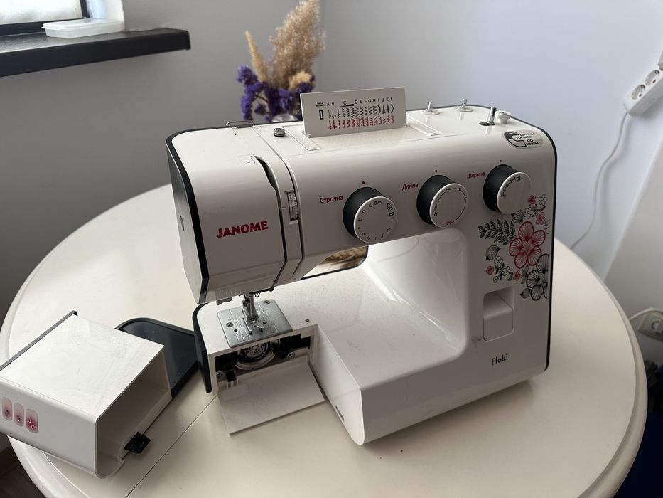 Швейная машинка Janome Floki