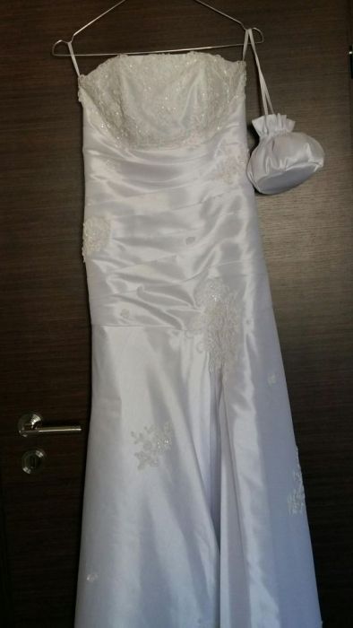 Rochie de mireasa alba cu saculet mas.36-38