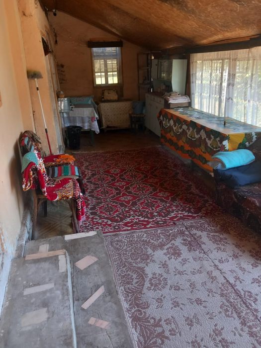 Vand casa în com. Bălești, sat Cornestii Noi